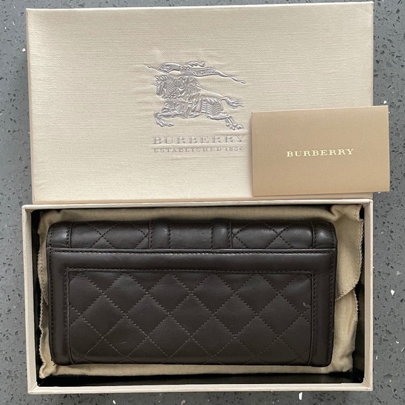 BURBERRY QUILTED LEATHER DARK CHOCOLATE BROWN CONTINENTAL LONG WALLET - Picture 2 of 15